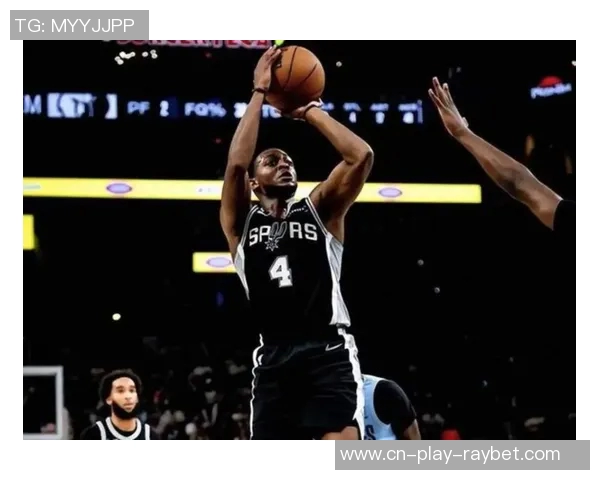 三后卫组合失灵福克斯卡斯尔与哈珀表现低迷合计35投仅8中还出现10次失误