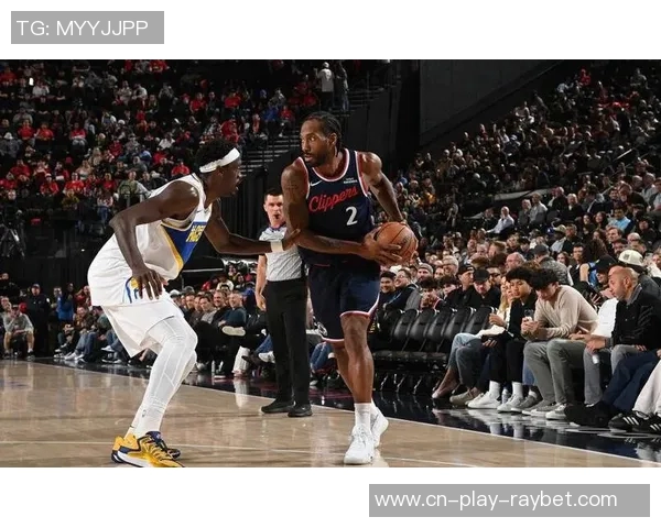 小卡狂砍55分平历史纪录球队更衣室泼水庆祝四连胜喜悦洋溢